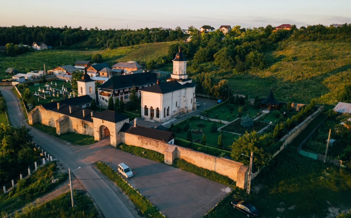 manastirea-hlincea (1)