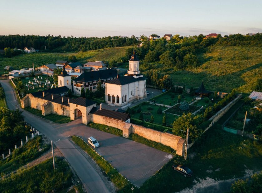 manastirea-hlincea (1)